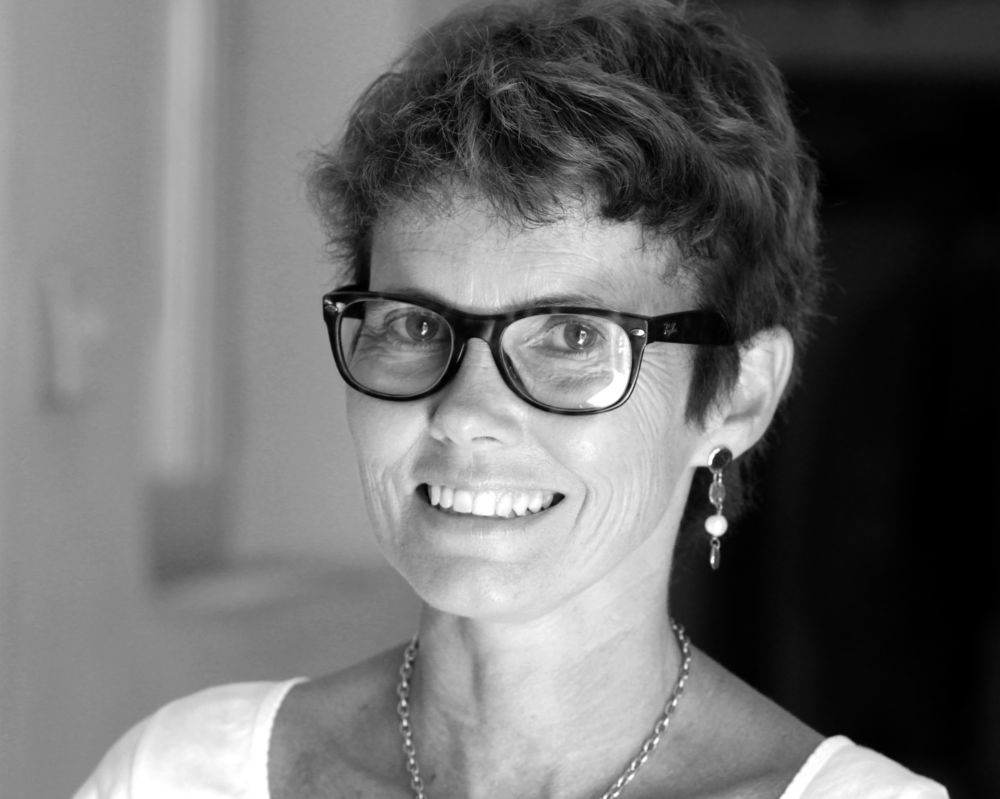 Dr Isabelle Quenee Caire